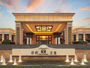 保利天悦入户门木门维修