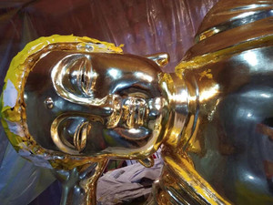 山西法显寺卧佛贴真金